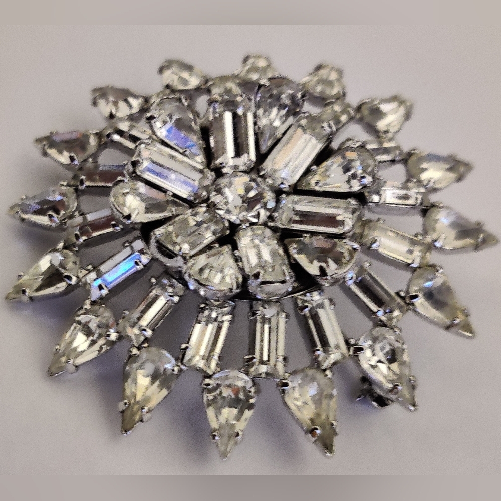 Vintage Sparkly Starburst Brooch